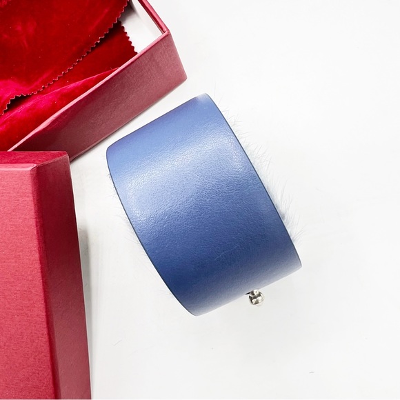 Salvatore Ferragamo Alto Fur & Leather Dyed Blue Bracelet Reversible New in Box - Picture 15 of 17